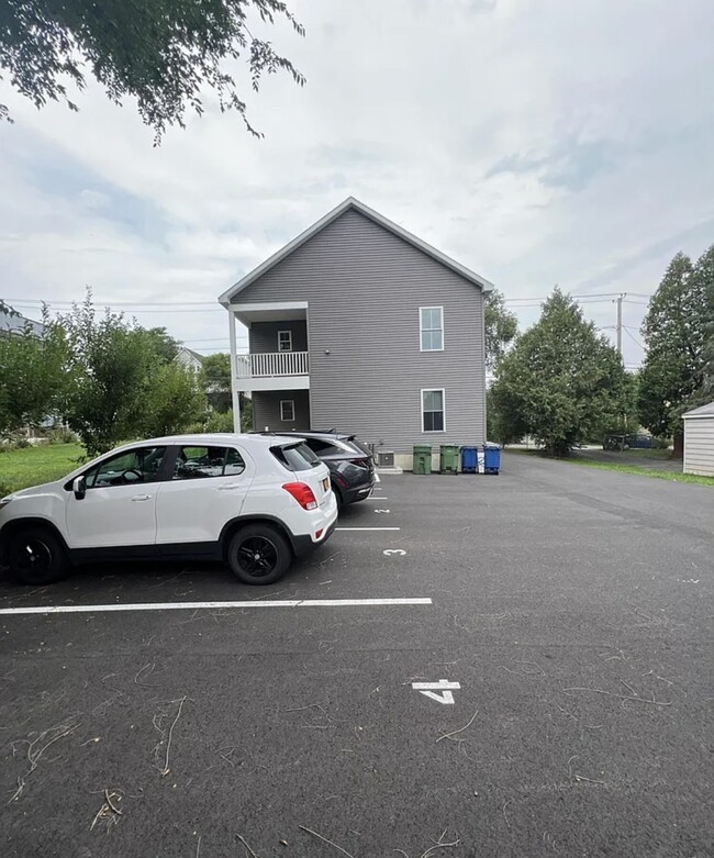 54 Ontario St in Cohoes, NY - Foto de edificio - Building Photo