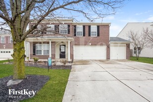 13796 Meadow Lake Dr in Fishers, IN - Building Photo