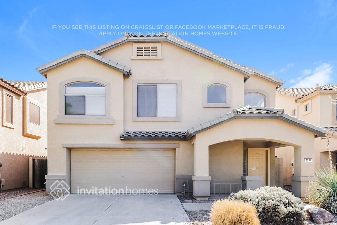 2531 W Hedgehog Pl in Phoenix, AZ - Building Photo