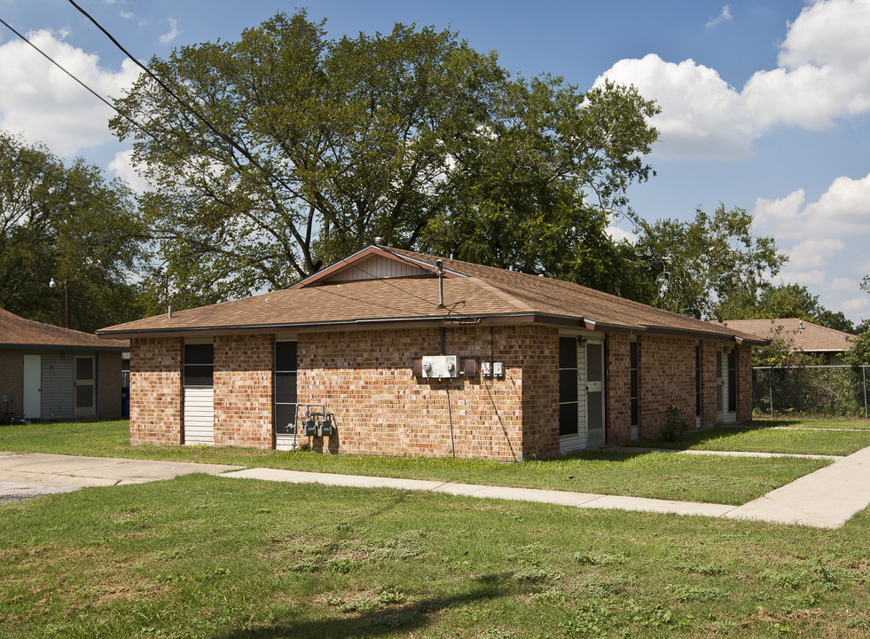 Piney Creek North Apartments in Bastrop, TX - Foto de edificio