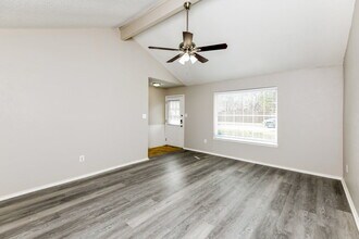 2321 Oakside Dr in Arlington, TX - Building Photo - Building Photo