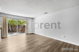 4430 Silverton Way in Sacramento, CA - Building Photo - Building Photo