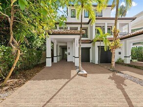 122 NE 16th Terrace in Fort Lauderdale, FL - Building Photo - Building Photo