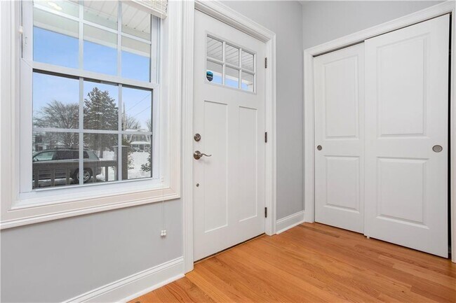 314 Chases Ln in Middletown, RI - Building Photo - Building Photo