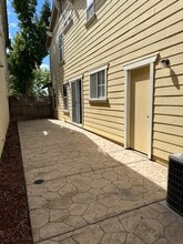 2753 Whitney Dr, Unit Aija Halliday in Fairfield, CA - Building Photo - Building Photo
