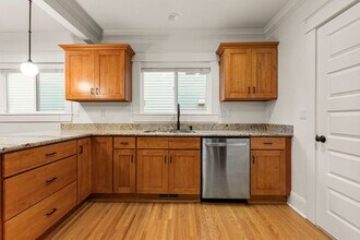 3803 SE 65th Ave in Portland, OR - Building Photo - Building Photo