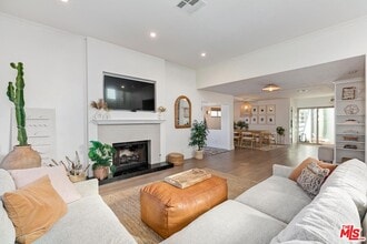 810 Commonwealth Ave in Los Angeles, CA - Building Photo - Building Photo