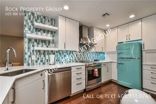600 NW 4th St in Oklahoma City, OK - Building Photo