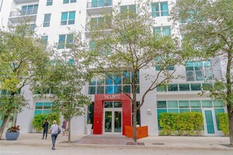 133 NE 2nd Ave, Unit 3002 in Miami, FL - Foto de edificio - Building Photo