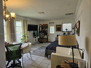 1400 N 16th Ave in Hollywood, FL - Building Photo - Building Photo