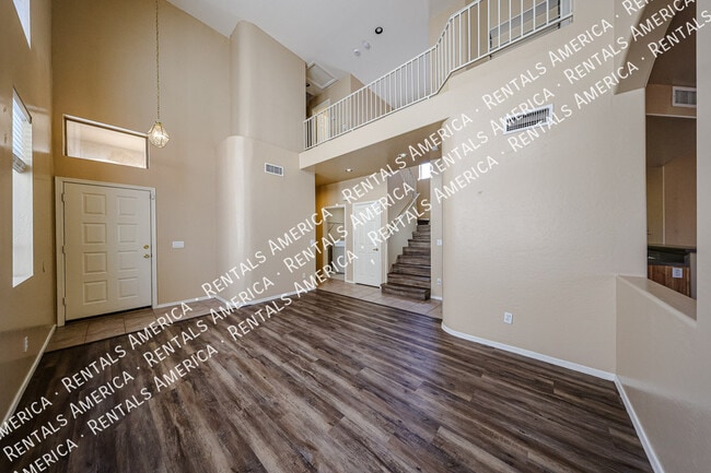 10060 E Capri Ave in Mesa, AZ - Building Photo - Building Photo