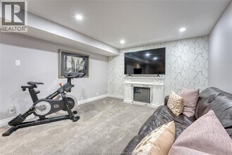 1260 Laurendeau Ave in Windsor, ON - Building Photo - Building Photo