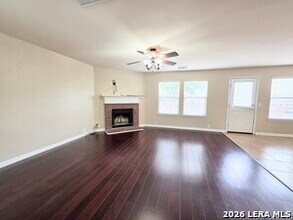 914 Tisbury Pkwy in San Antonio, TX - Building Photo - Building Photo