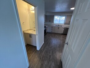 126 S 850 W, Unit #8 in Hurricane, UT - Foto de edificio - Building Photo