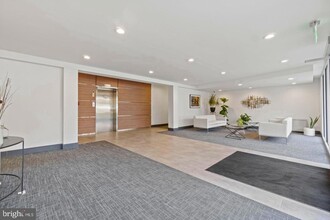 2710 Macomb St NW, Unit 303 in Washington, DC - Building Photo - Building Photo