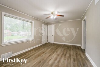 1493 Fox St in Memphis, TN - Foto de edificio - Building Photo