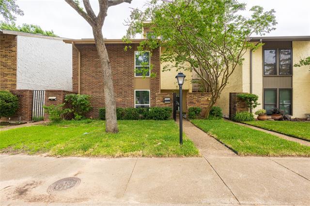 9830 Bent Branch Ln in Dallas, TX - Building Photo
