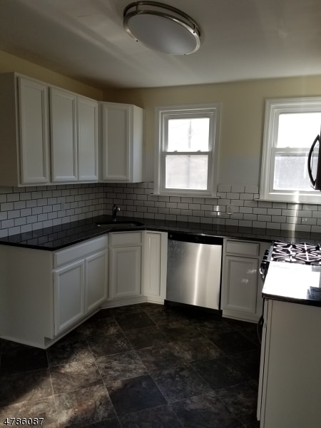 11 Lewis St in Bloomfield, NJ - Building Photo - Building Photo