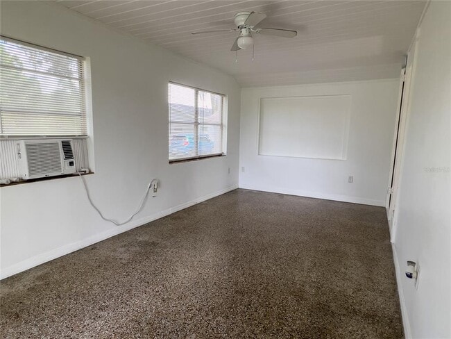 12846 Florida Ave in Astatula, FL - Building Photo - Building Photo