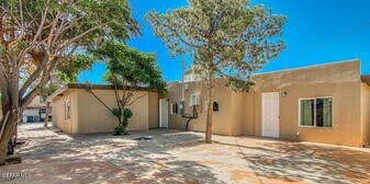 221 Hadlock St in El Paso, TX - Building Photo