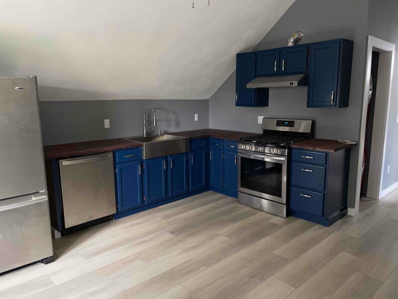 17 Radcliffe Ave, Unit B in Providence, RI - Building Photo