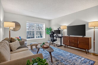 444 Washington Blvd, Unit SI FL4-ID1461469P in Jersey City, NJ - Building Photo - Building Photo