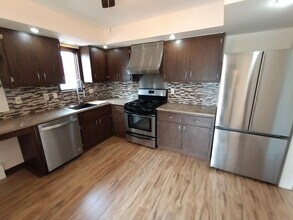 18 W Union Ave in Bound Brook, NJ - Building Photo - Building Photo