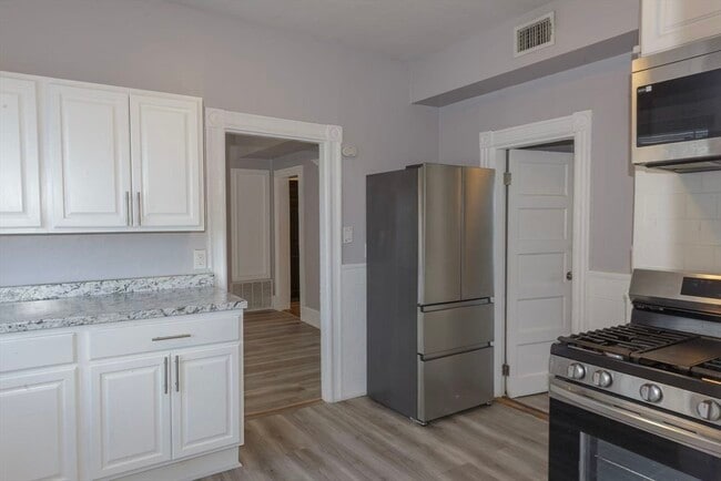 285 Medford St in Somerville, MA - Building Photo - Building Photo