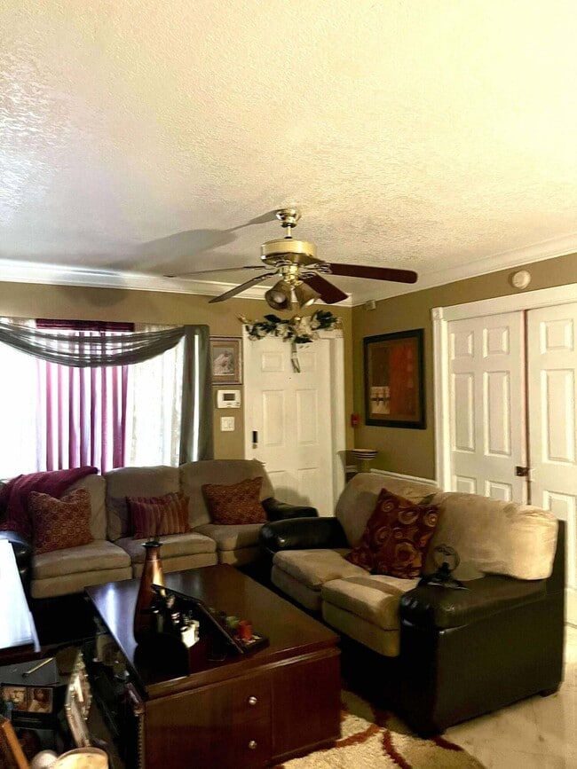 600 Executive Center Dr in West Palm Beach, FL - Building Photo - Building Photo