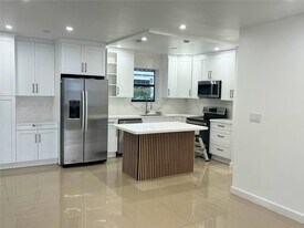 631 NE 171st St in North Miami Beach, FL - Building Photo