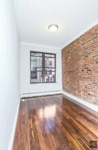 MULBERRY ST., Unit 8 in New York, NY - Foto de edificio - Building Photo