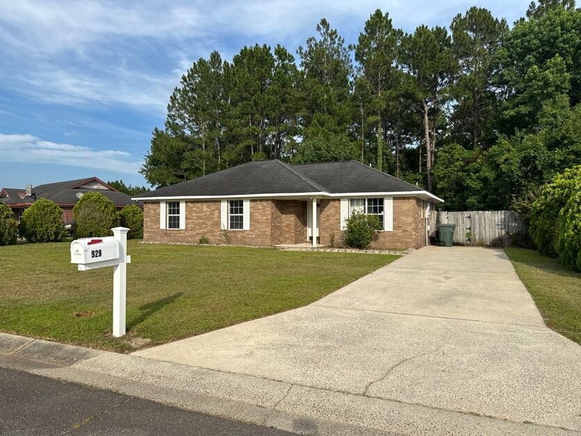 929 Poppleton Dr in Hinesville, GA - Building Photo