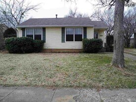 4330 Cunningham Dr in Wichita Falls, TX - Building Photo