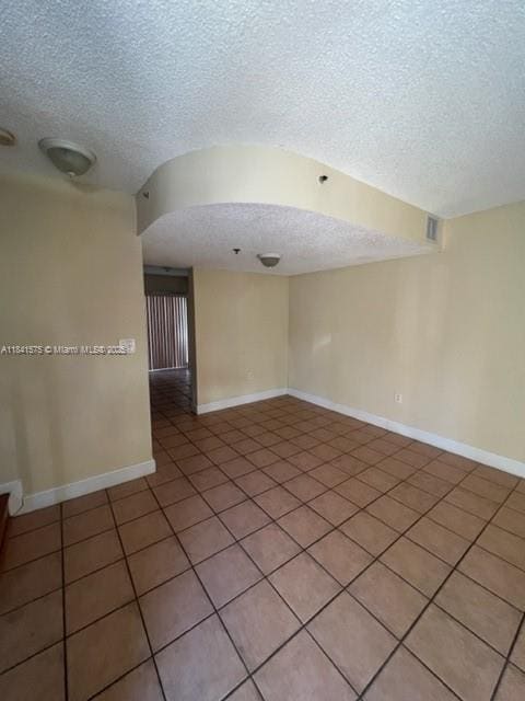 210 Riviera Cir in Weston, FL - Building Photo - Building Photo