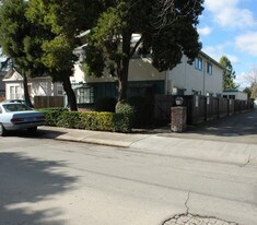 Curtner Ave in Palo Alto, CA - Building Photo