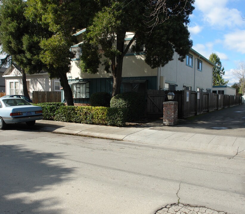 Curtner Ave in Palo Alto, CA - Building Photo