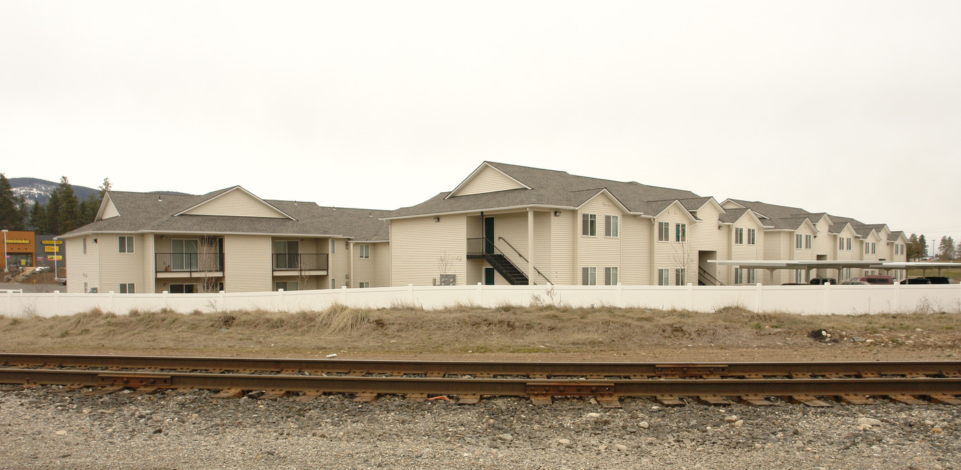 501 W Mullan Ave in Post Falls, ID - Foto de edificio