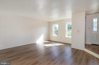 1177 Wintertide Dr in Harrisburg, PA - Building Photo - Building Photo