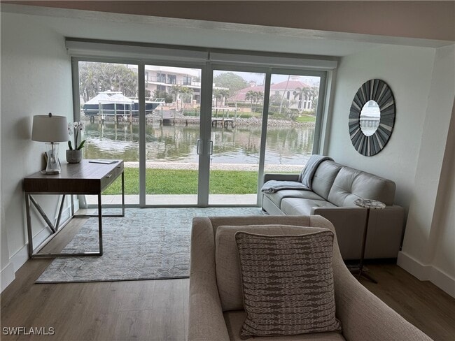 property at 1550 Gulf Shore Blvd N