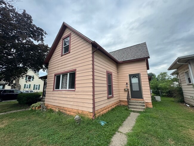 property at 1323 S Webster St