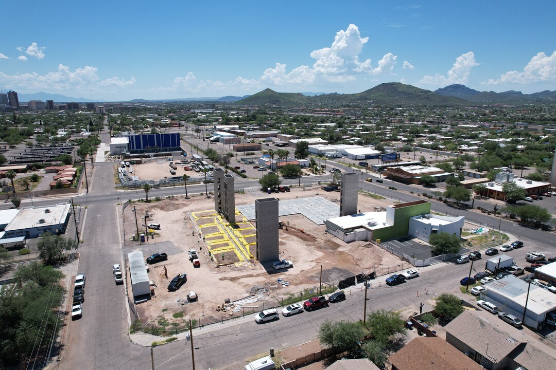 The Gateway Apartments in Tucson, AZ - Building Photo