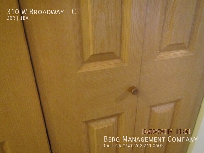 310 W Broadway in Waukesha, WI - Building Photo - Building Photo