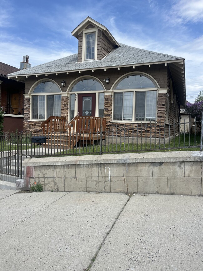 property at 605 W Galena St