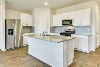 307 N Richland Dr in Lockhart, TX - Foto de edificio - Building Photo