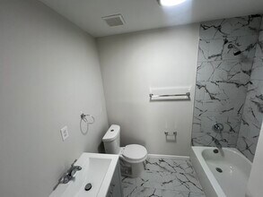 28 Kenmore Ave in Newark, NJ - Building Photo - Building Photo
