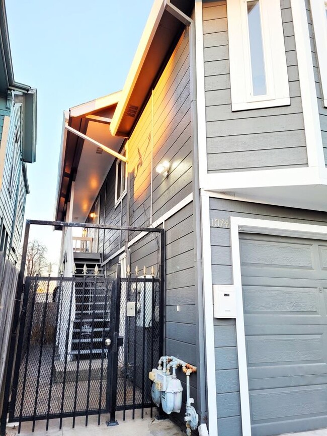 1074 18th Street in Oakland, CA - Building Photo - Building Photo