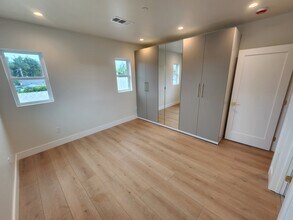 7357 Enfield Ave in Reseda, CA - Building Photo - Building Photo