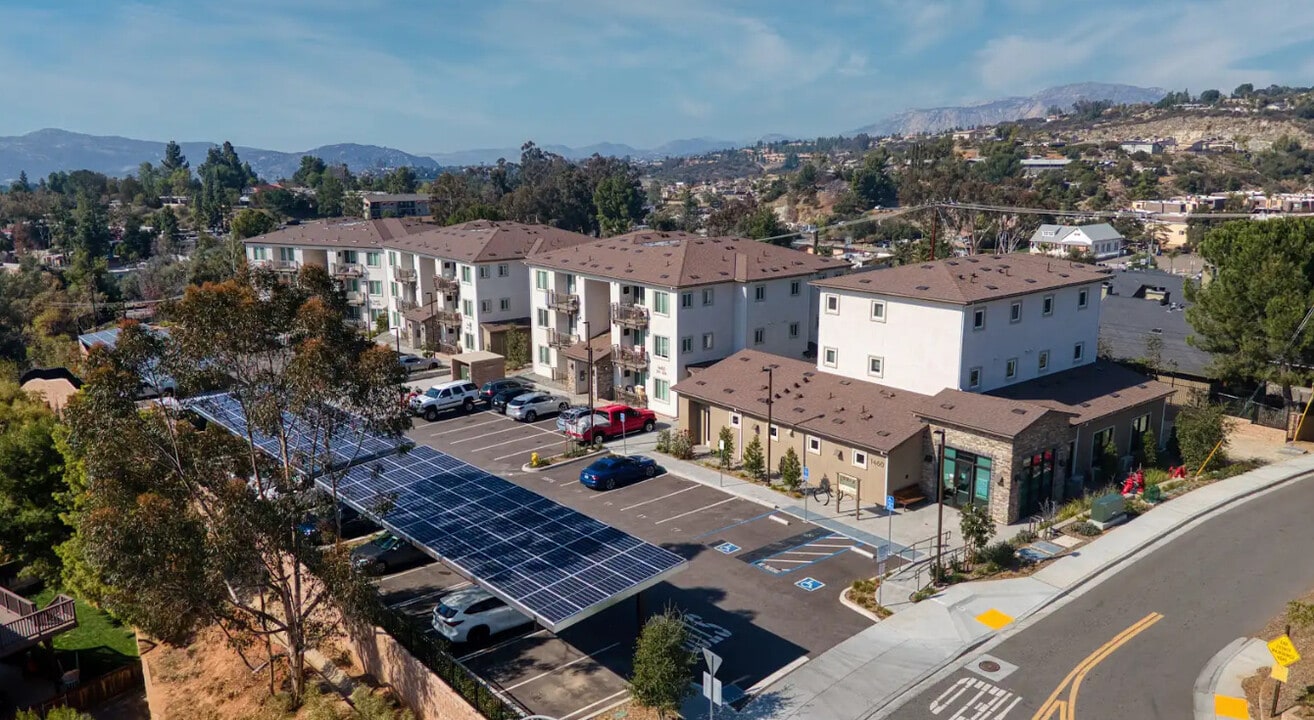 Alpine Family Apartments in Alpine, CA - Foto de edificio