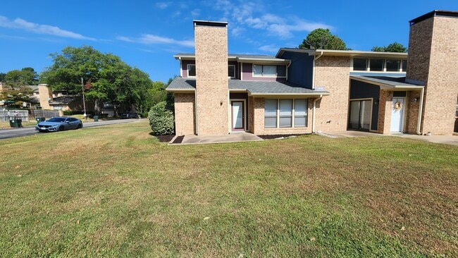 property at 2320 Aberdeen Dr
