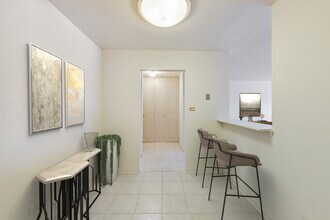 9801 Karlov Ave in Oak Lawn, IL - Building Photo - Building Photo